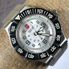 Victorinox Swiss Army Womens 241350 Summit XLT Quartz 32mm Watch 6 1/4"