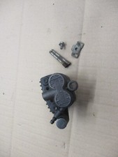 Etrier de frein avant pour