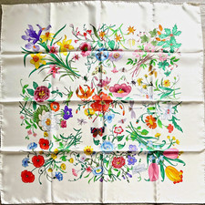 Foulard/Carré/Chale★GUCCI??