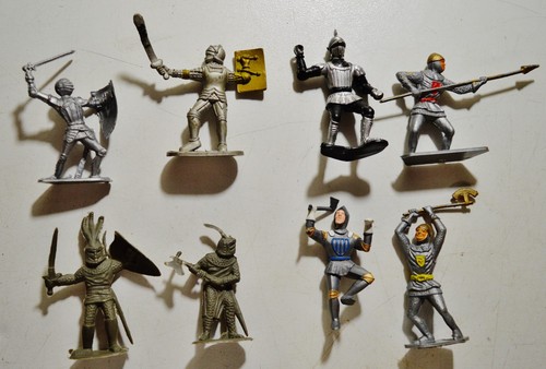 Lot figurines moyen - 8,