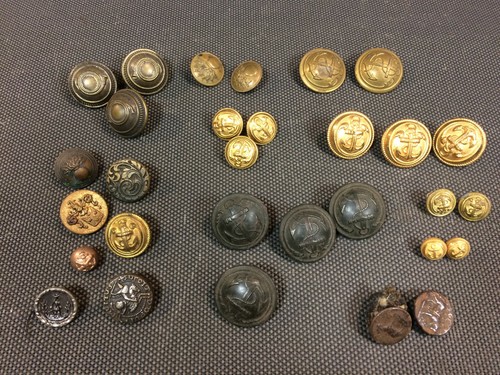 Lot divers anciens boutons