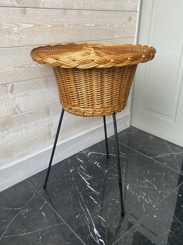 Travailleuse table appoint - travailleuse,