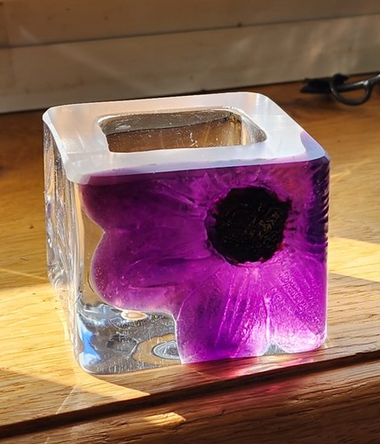 Daum vase cube non - non, signé