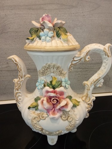 Théière ancienne porcelaine