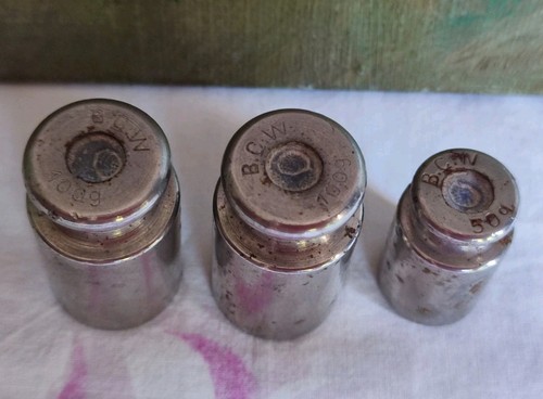 Anciens petits poids - petits, de