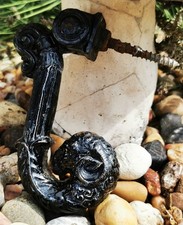 Superbe heurtoir de porte en fonte de fer à tête de bélier