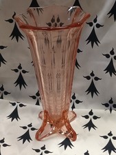 Vase octogonal en verre rose