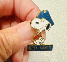 Vintage 1970s Aviva Peanuts Snoopy Colonial Outfit Beyer Patriots Lapel Pin