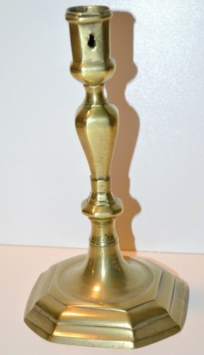 Joli bougeoir haute - haute, epoque