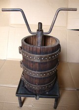 Pressoir artisanal ancien à