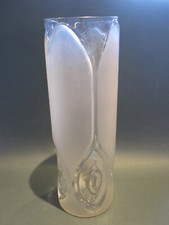 Très beau vase haut en verre