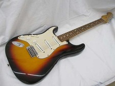 Guitare électrique gauche FENDER MEXICO Standard Stratocaster