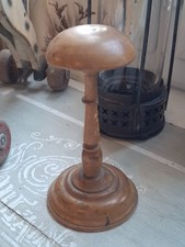 PORTE CHAPEAU/ Présentoir  en