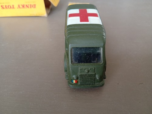 Dinky toys ambulance militaire - toys,