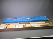 AW513 COSMOS MAQUETTE BALSA