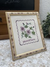 Broderie Point de Croix Encadrée Passiflore Fleurs fait Main Cadre Vintage