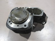 Cylindre + piston gauche (Bmw