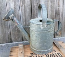 O1- Ancien Arrosoir rond en zinc tôle galvanisée déco jardin non percé