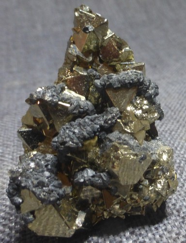 Mineraux pyrite sphalerite - pyrite,,