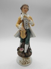 SUPERBE FIGURINE " JEUNE