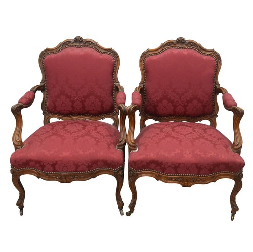 Fauteuils reine de style - à,
