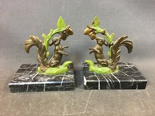 Paire de presse livres ancien statues écureuil sur socle en marbre