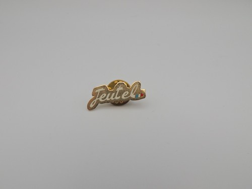 Pin jeutel - pin's, borne