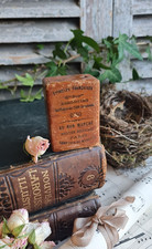 ANCIENNE BOITE EN BOIS