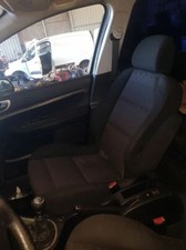 siége avant droit pour