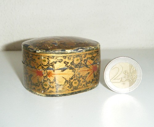 Ancienne petite boite - a, pilule