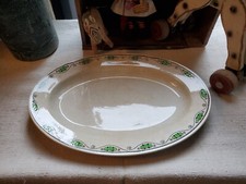 BOCH FRERES LA LOUVIERE Période Art déco 1920-30 plat oval nova 803