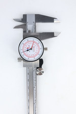 Pied à coulisse à cadran