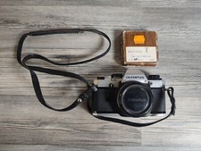 Appareil Photo Argentique Olympus OM10 + Adaptateur - Olympus - Non Testé