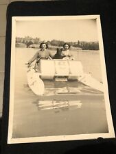 photo années 60, pédalo,rivière aude,cité de carcassonne,à identifié