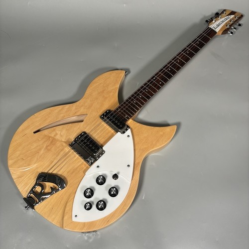 Rickenbacker 330 - , (no260628)