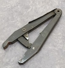 Outil ancien pince étau de