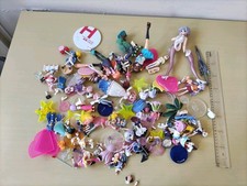 LOT DE FIGURINES MANGAS