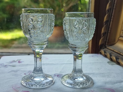 Anciens verres liqueur - À,