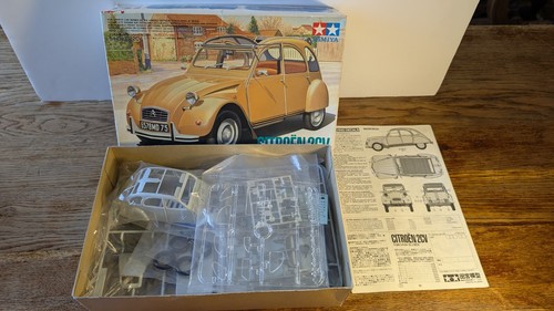 Tamiya citroen 2cv - 1/24,