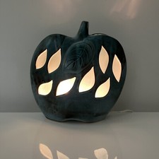 Lampe pomme en céramique ajourée Les Grottes Dieulefit