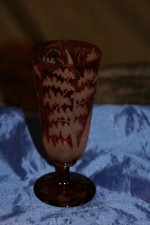 vase décoré en verre de Bohème ancien **