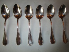 6 cuillères à café en