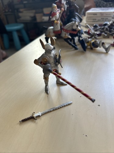 Figurine chevalier avec épée - chevalier,
