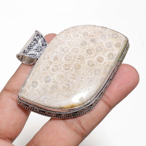 Pendentif bijou fait main - , en