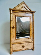 BELLE ARMOIRE DE POUPÉE