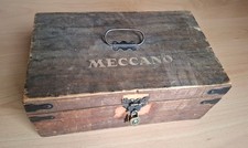 Boîte bois ancienne ayant