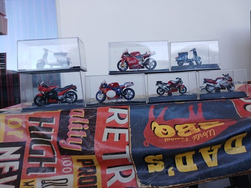 Lot motos miniatures