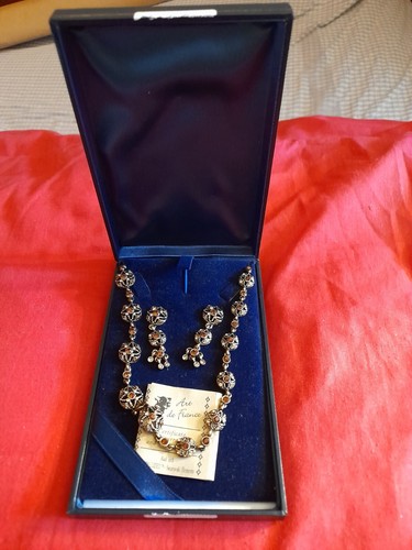 Coffret collier boucles - collier, et