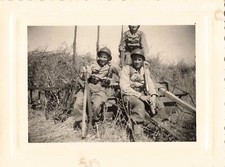 OLD NICE BLACK & WHITE PHOTO MILITARIA SOLDIERS UNIFORMS WEAPON EXERCISE