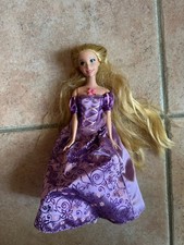 Poupée Disney Princesse Raiponce robe scintillante